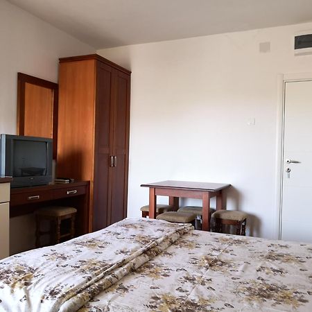 Apartmani Becici Værelse billede