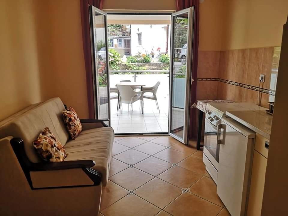Apartmani Becici Værelse billede