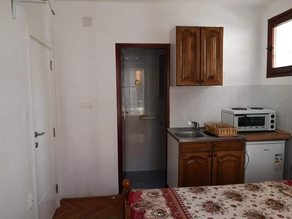 Apartmani Becici Værelse billede