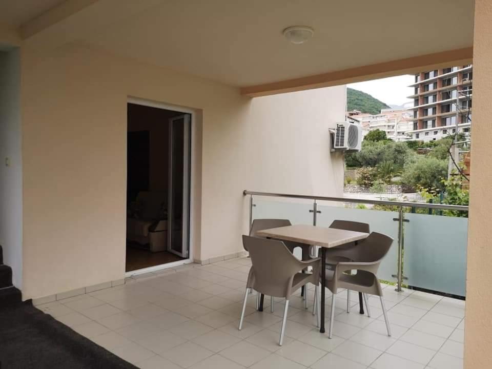 Apartmani Becici Værelse billede