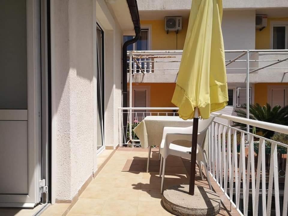 Apartmani Becici Værelse billede