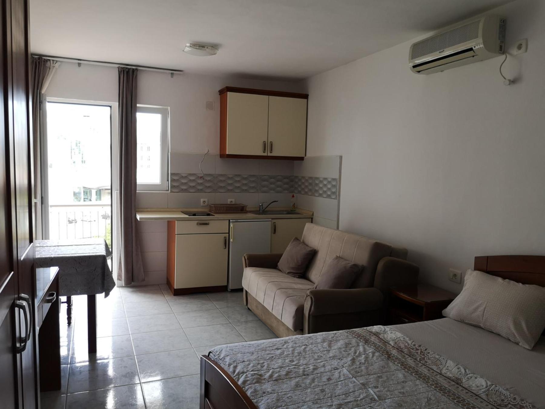 Apartmani Becici Værelse billede