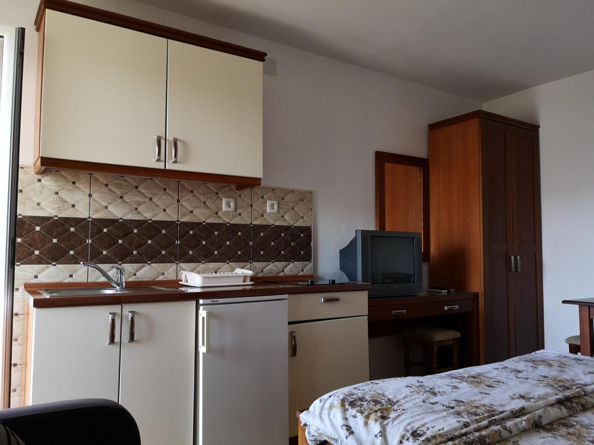 Apartmani Becici Værelse billede